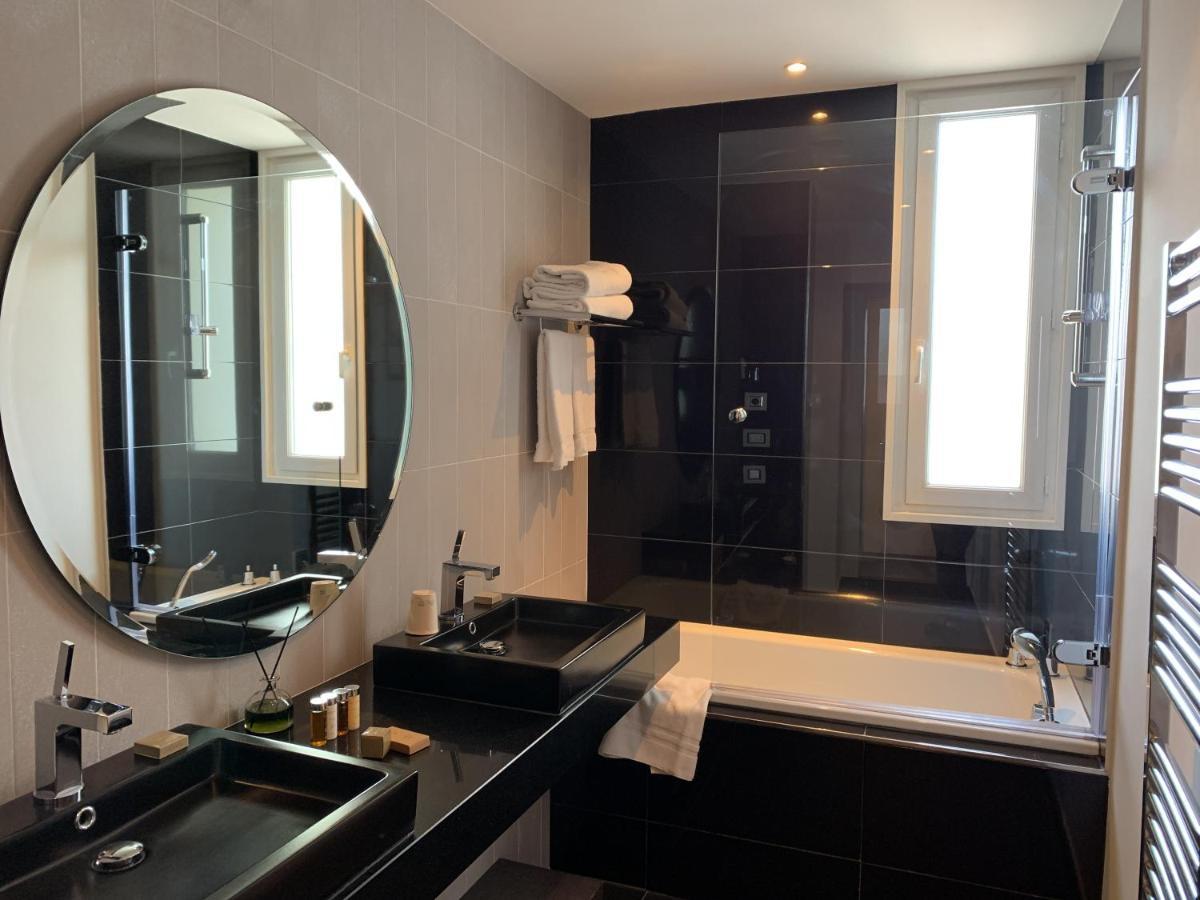 Hotel Le Canberra Cannes Exterior photo